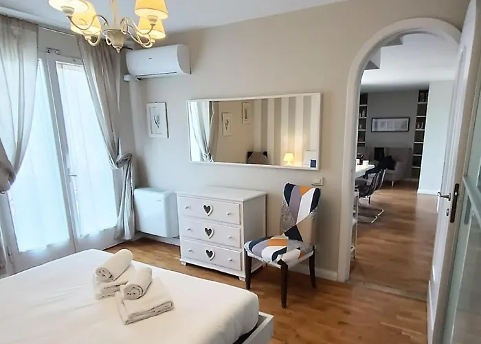 Ponte Vecchio Attico Vista Duomo Διαμέρισμα *